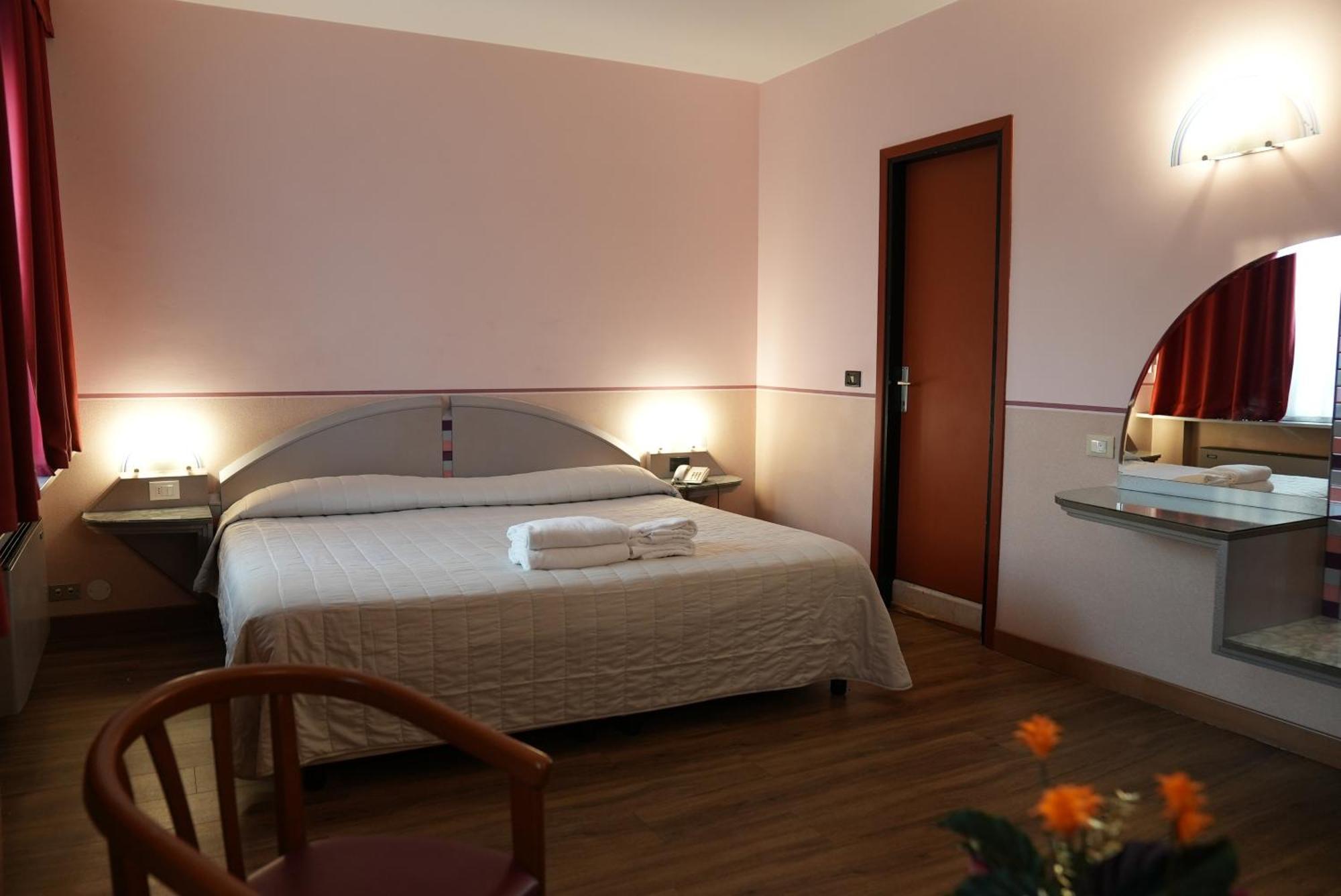 Hotel Albatros Mestre Luaran gambar