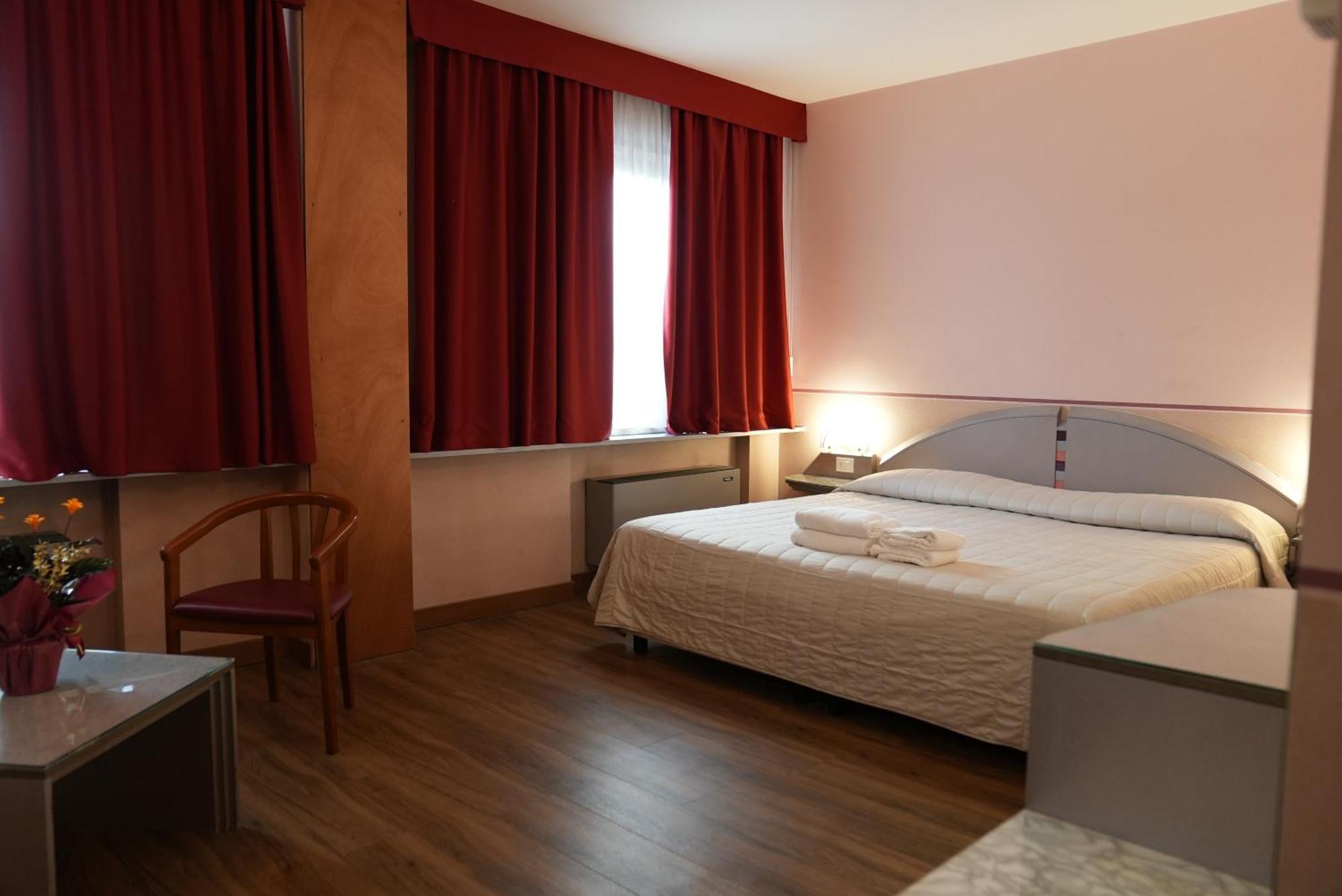 Hotel Albatros Mestre Luaran gambar