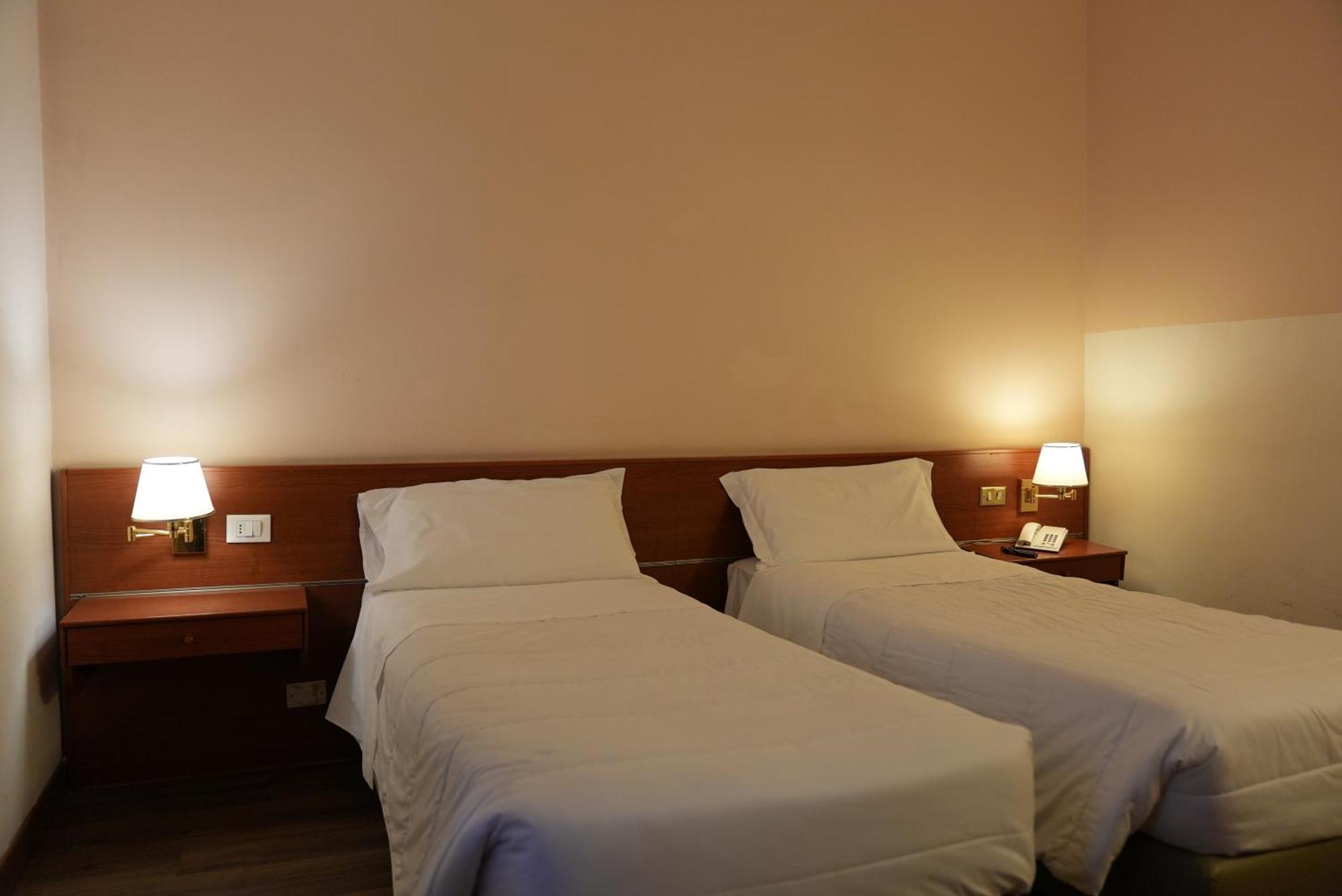 Hotel Albatros Mestre Luaran gambar